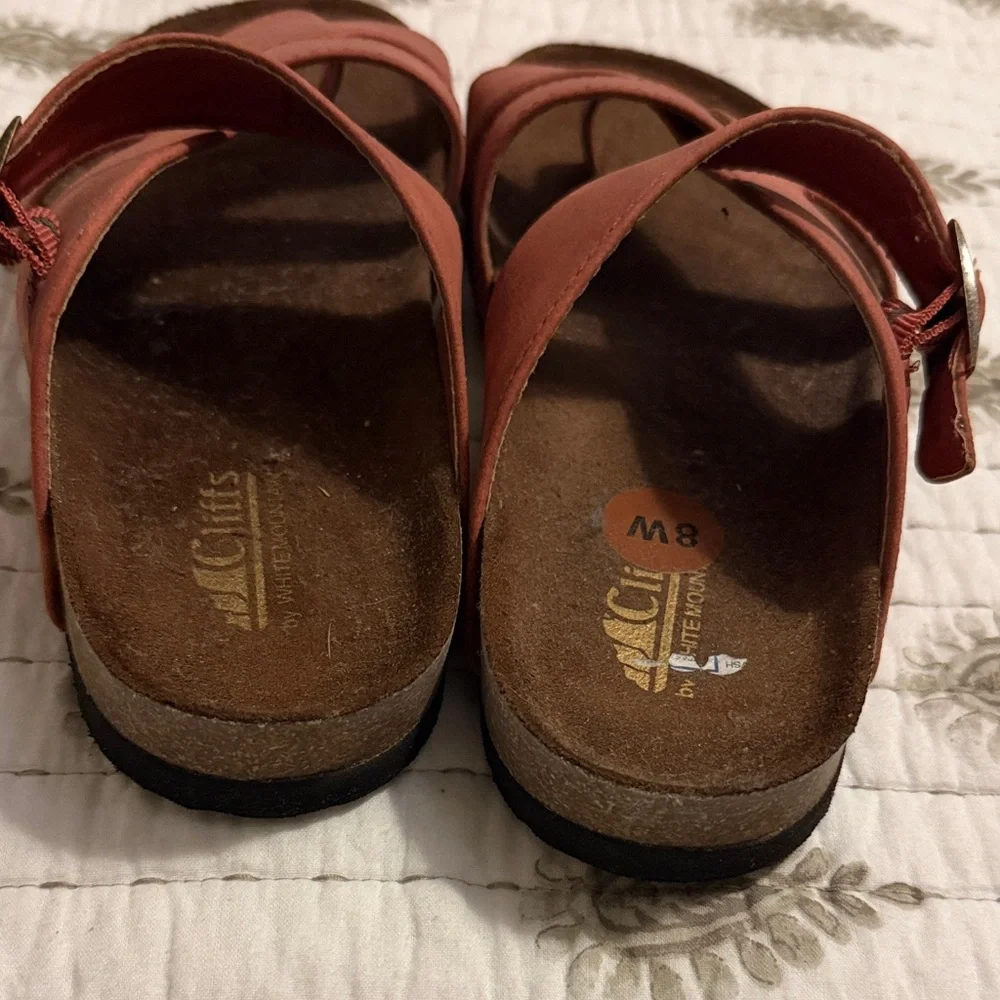 Cliffs by WHITE MOUNTAIN Red Sandals - Picture 2 of 3